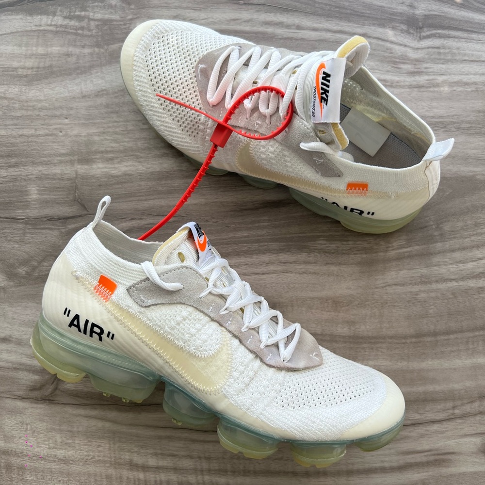 Size 8.5 Men’s/ 10 Women’s- Nike Off-White x Air VaporMax White